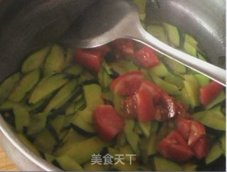 Stir-fried Squash with Tomatoes recipe