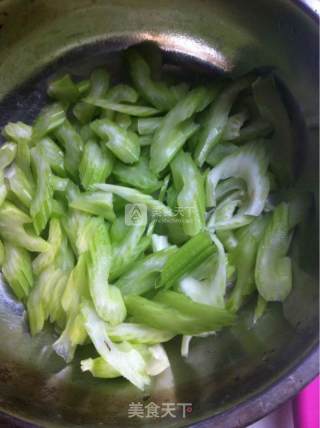 Stir-fried Pork with Celery recipe