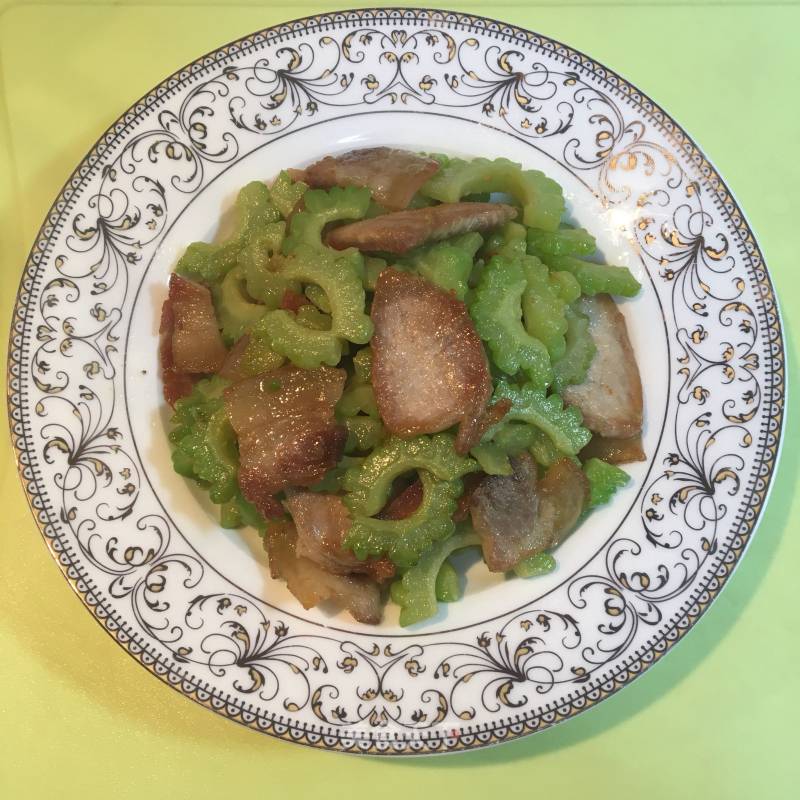 Stir-fried Bitter Gourd with Sliced Pork recipe