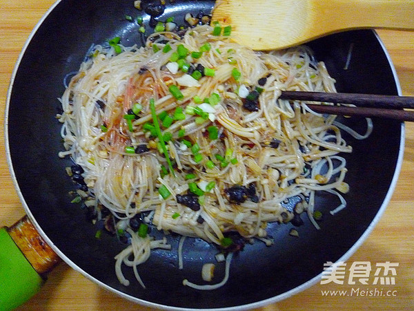 Stir-fried Enoki Mushroom with Black Bean Sauce recipe