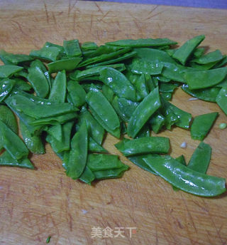 Vegetarian Stir-fried Fragrant Dried Snow Peas recipe