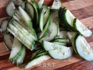 Stir-fried Meat Fungus Melon Slices recipe