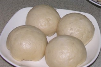 Mung Bean Cake Stuffed Buns recipe