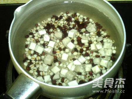 Barley and Poria Red Bean Drink recipe