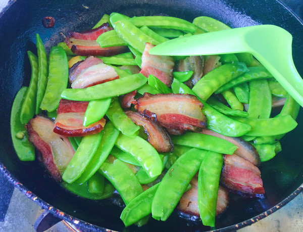 Stir-fried Snow Peas with Bacon recipe