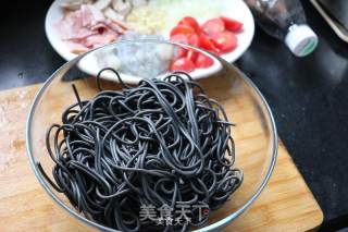 "dark Cuisine"-italian Cuttlefish Noodle recipe