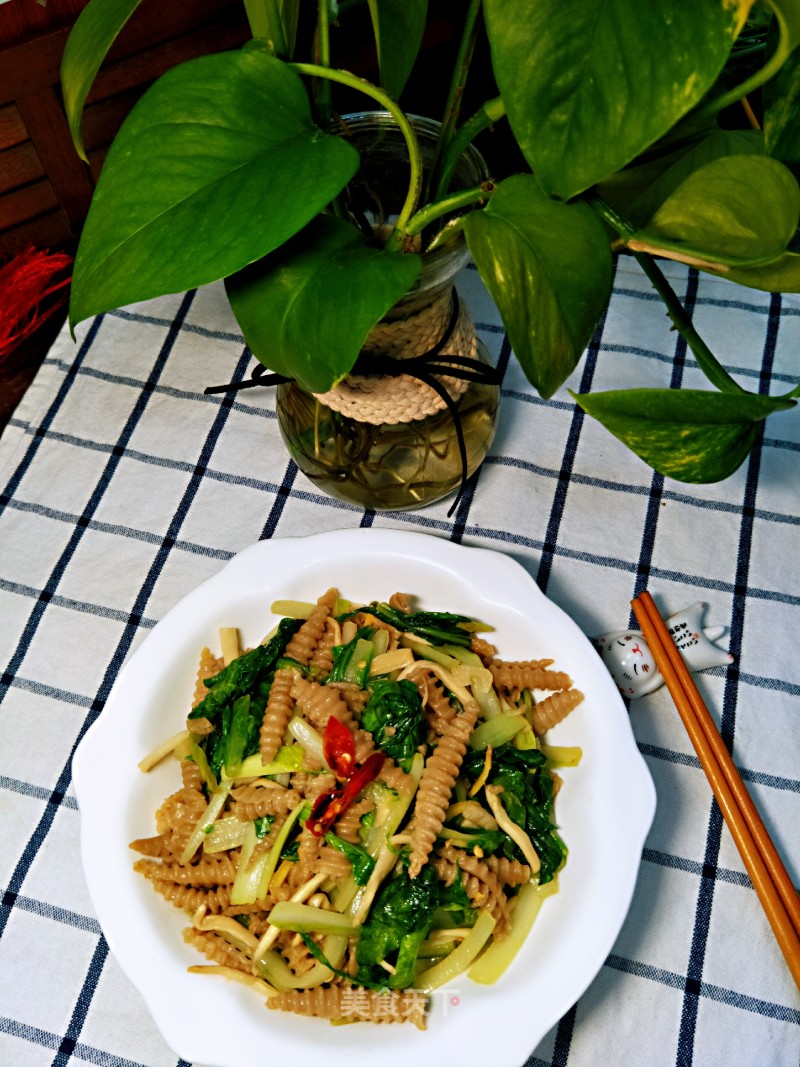 Braised Noodle Rolls with Seafood, Mushroom Milk and Cabbage recipe