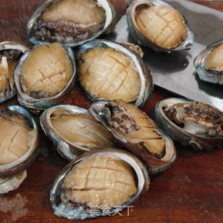 Easy to Cook Seafood-----grilled Abalone with Garlic recipe