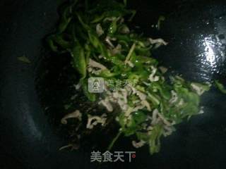 Green Pepper Shredded Pork Noodle recipe