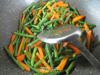 Fried Carrots with Beans recipe