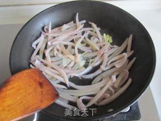 Sauteed Squid with Chives recipe