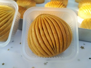 Brown Sugar Moon Cakes (with Detailed Instructions for Luxurious Five-core Moon Cakes) recipe