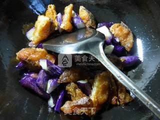 Fried Smoked Fish with Eggplant recipe