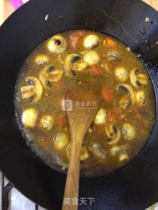 Braised Noodles with Tomatoes and Mushrooms recipe