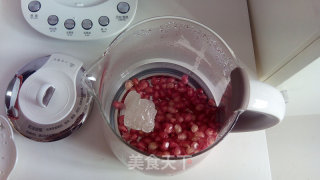 Please Call Me Multi-seed Beauty-pomegranate Lemonade recipe