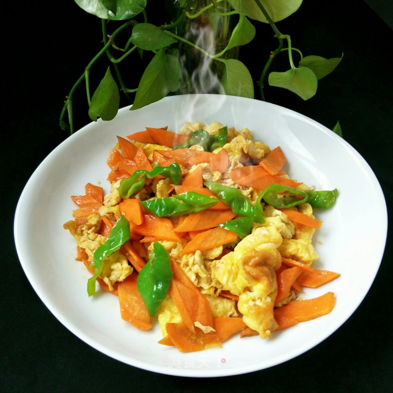 "quick Hand Stir-fry" Scrambled Eggs with Peppers and Carrots recipe