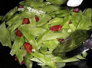 The Nineteenth Nian Cai is Delicious If You Don't Eat It-fried Sausage with Lettuce recipe