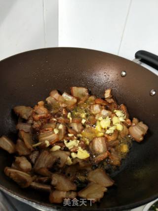 Stir-fried Bacon with Red Pepper and Garlic recipe