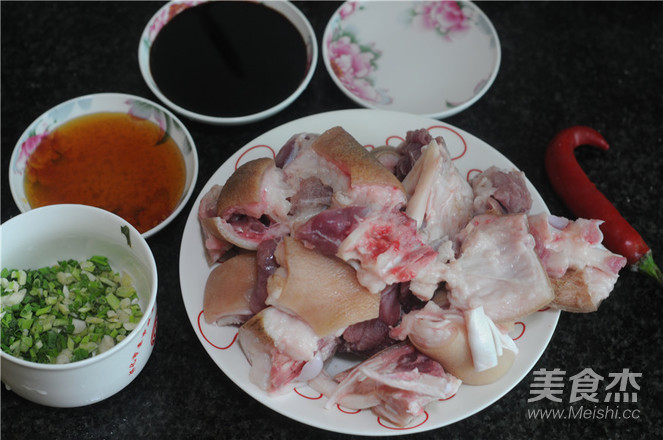 Three Cups of Soy Sauce Pork Trotters recipe