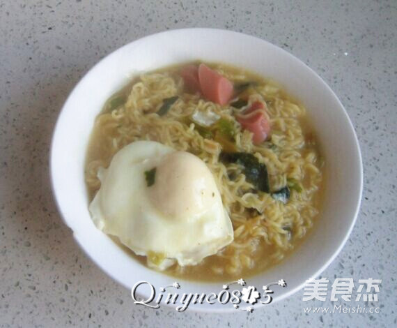 Instant Noodles with Poached Egg recipe