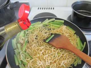 Stir-fried Noodles with Homemade Loin recipe