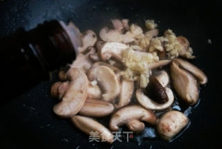 Stir-fried Cabbage with Mushrooms in Chicken Sauce recipe