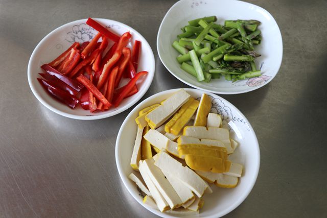 Asparagus and Turmeric Tofu recipe