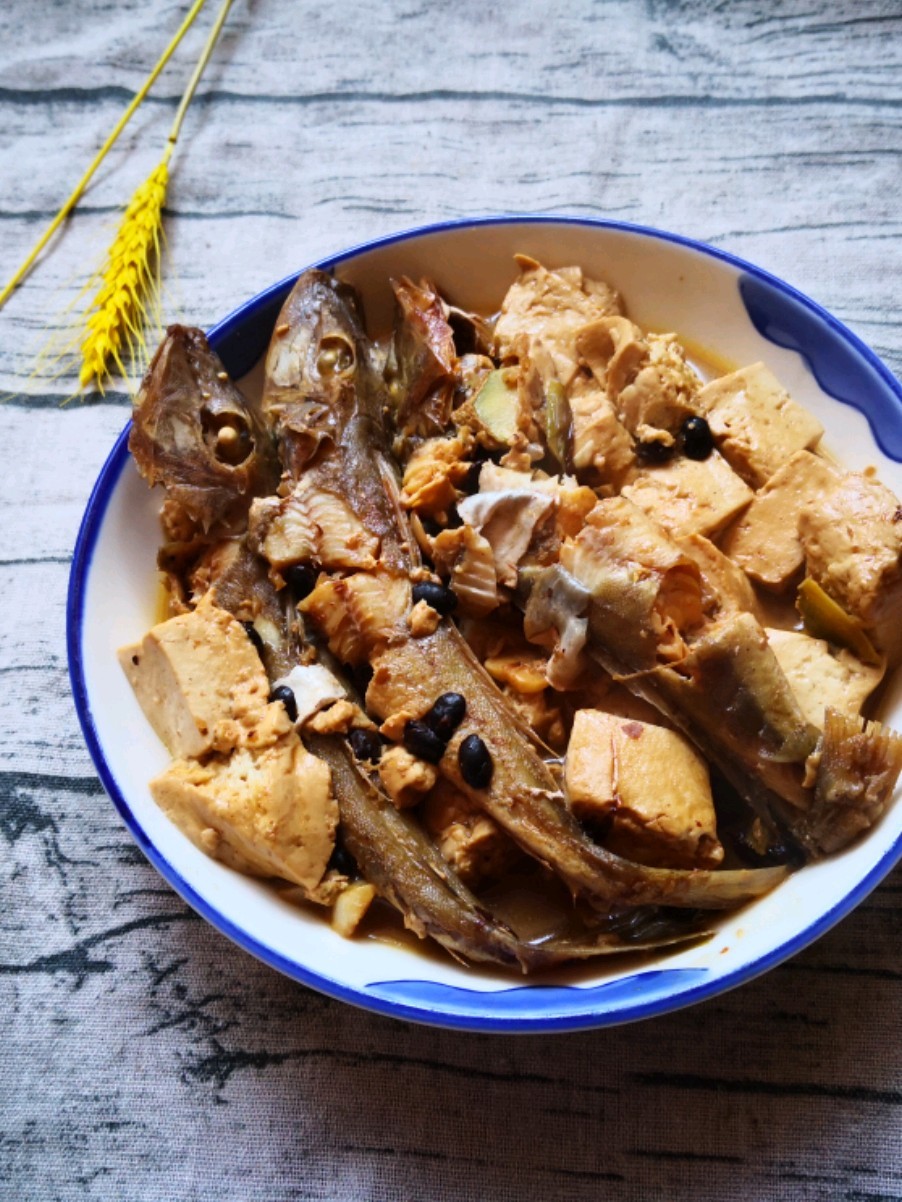 Red Snack Fish Braised Tofu recipe