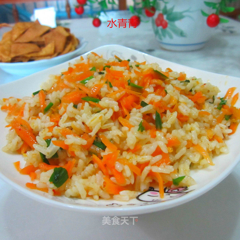 Stir-fried Leftover Rice with Carrot Shreds