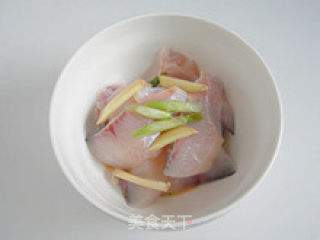 Steam The Fish Out of The Taste of Shrimp-fish Fillets in Oyster Sauce recipe