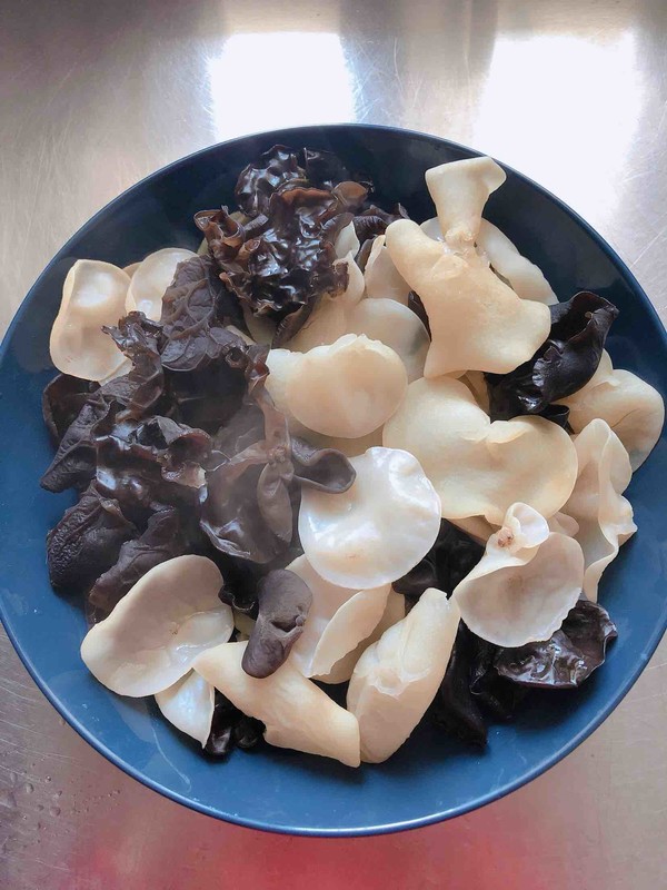 Cold Seaweed Black and White Fungus (gastrointestinal Scavenger) recipe