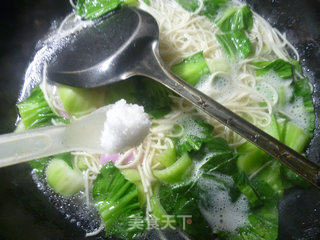 Green Vegetable Three-color Rice Cake Noodle Soup recipe