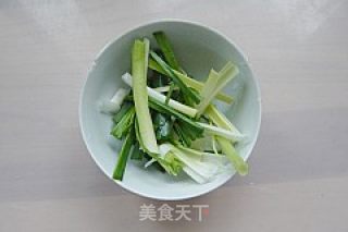 Stir-fried Pork with Green Garlic recipe