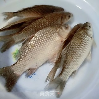 Pan Fried Crucian Carp recipe