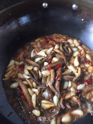 Stir-fried Loach with Buckwheat Head recipe