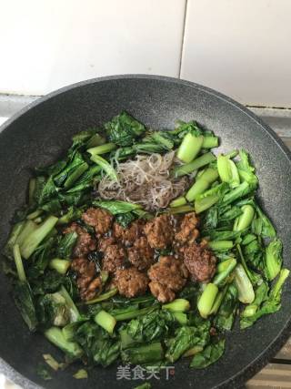 Meatballs with Vermicelli and Cabbage recipe