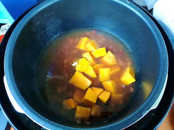 Pumpkin Barley and Red Bean Soup recipe