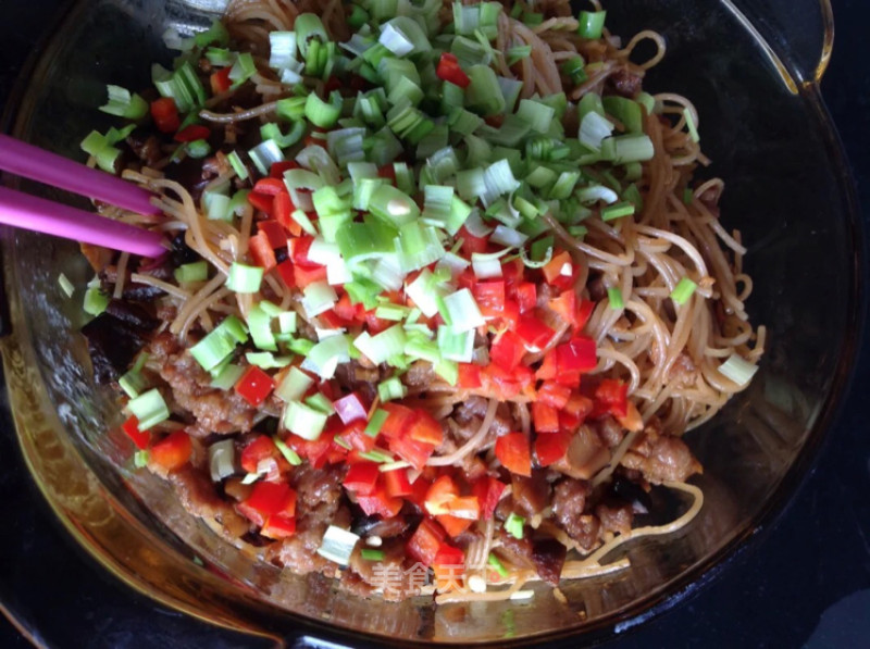 Minced Meat and Mushroom Vermicelli Pot recipe