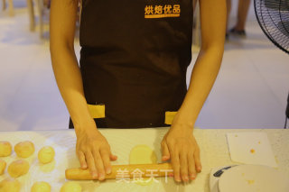Different Golden Moon Cakes recipe