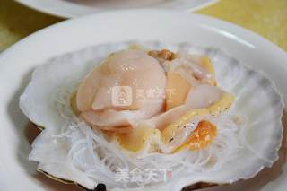 Scallops Bigger Than The Palm of Your Hand [steamed Ezo Scallops with Garlic Vermicelli] recipe