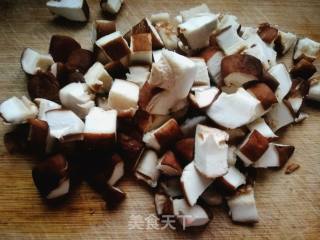 Appetizer: Stir-fried Shiitake Mushrooms with Millet Pepper recipe