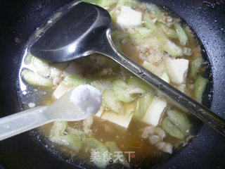 Loofah Shredded Pork Tofu Soup recipe