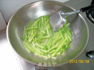 Stir-fried Shredded Pork with Celery recipe