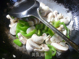 Stir-fried Mushrooms with Green Peppers recipe