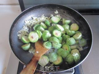 Cabbage with Garlic, Bell Pepper and Kale recipe