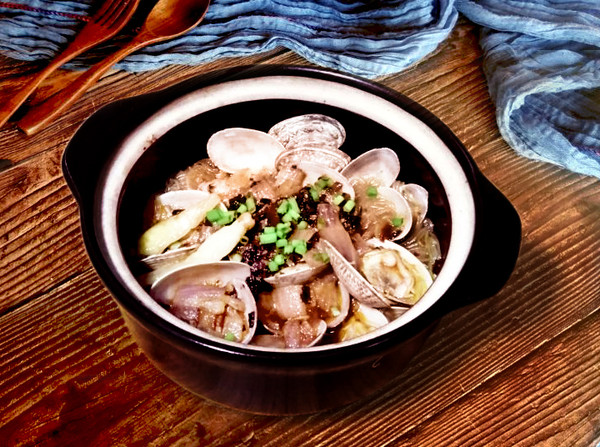 Flower Clam Vermicelli in Clay Pot recipe