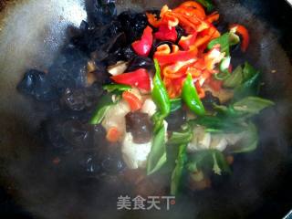 Stir-fried Tofu with Pork Belly and Fungus recipe