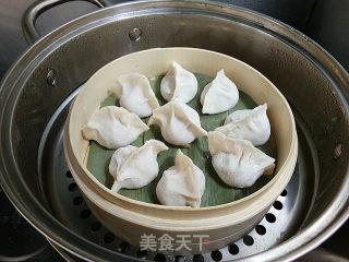 Steamed Dumplings with Beef and White Radish recipe