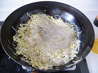 Bean Sprouts Stewed Vermicelli recipe