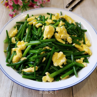 Scrambled Eggs with Chives recipe